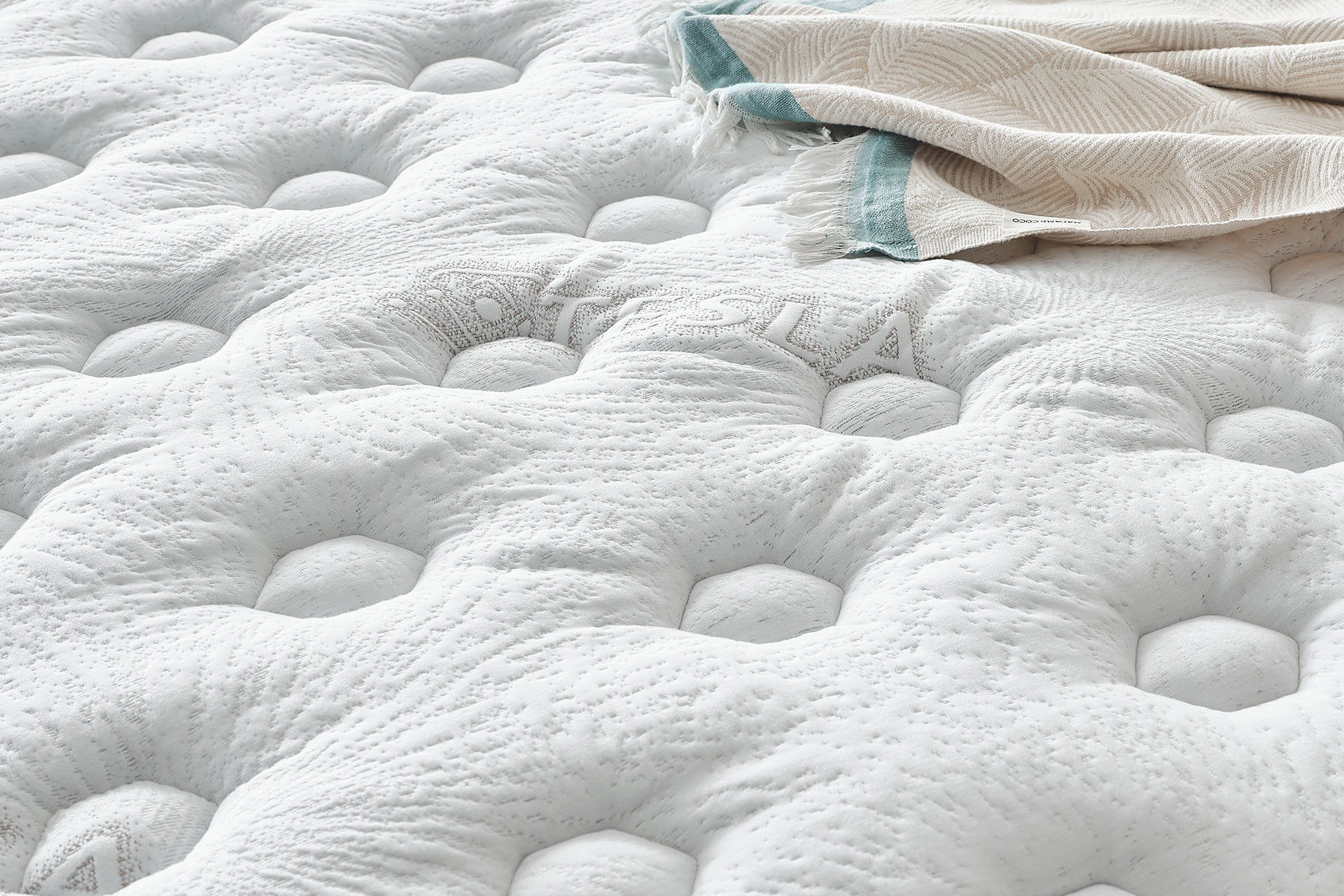 Tesla%20Therapy%20Yatak